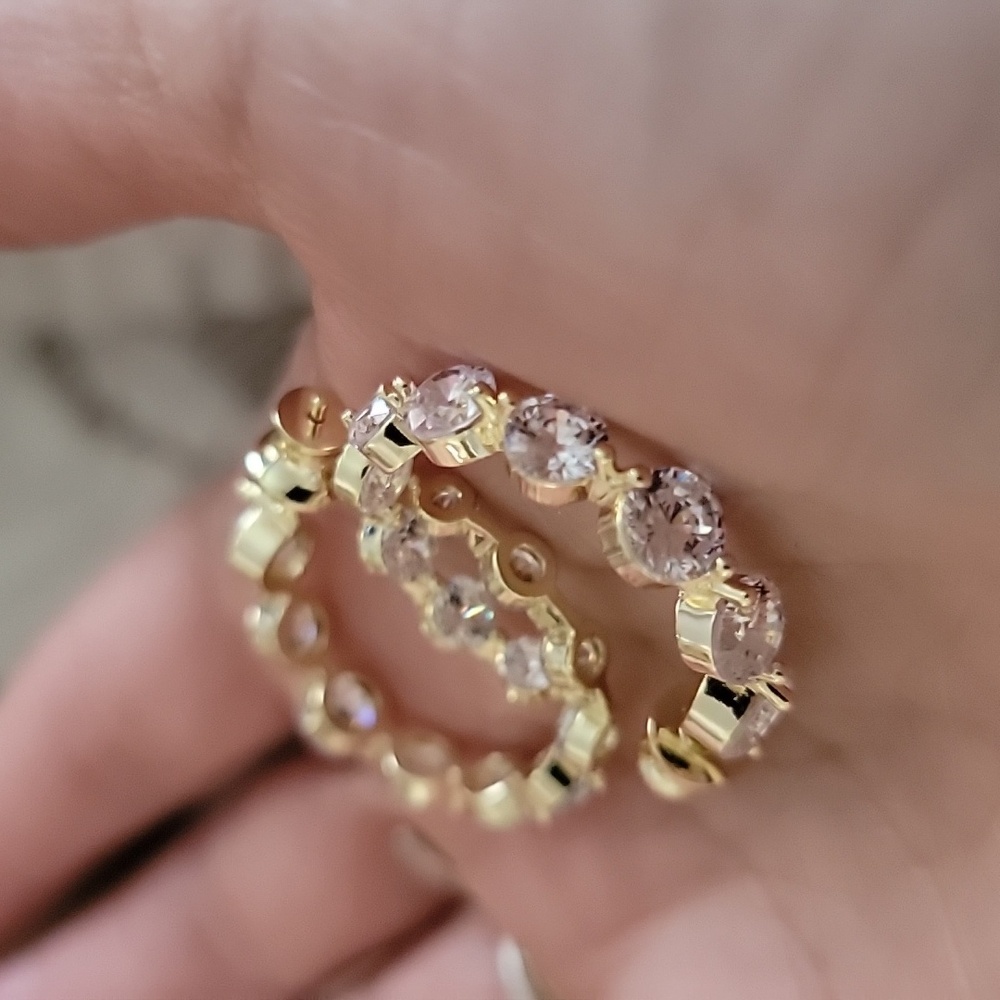 Melinda Maria Eegant Gold Hoop Earrings.These Are Stunning..price Firm